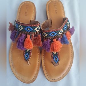 Hinge Tassel Sanders Colorful Boho sandal, size 8.5.